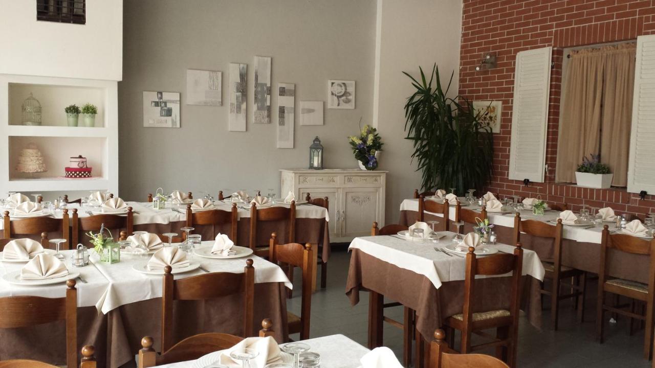 Albergo Ristorante Da Tunon Oviglio Kültér fotó